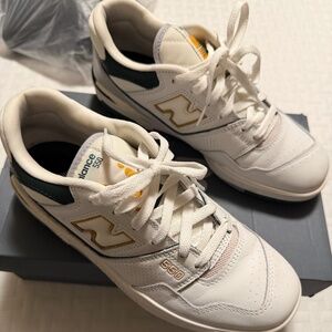 New Balance 550 unisex, SZ 8. Worn once.